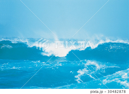 水しぶき 水揚げ 水がはじける 30482878