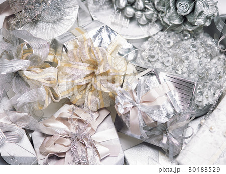 リボン ボックス ギフト 30483529