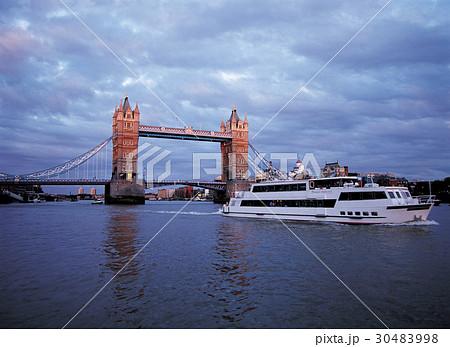 川 河 橋 30483998