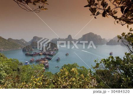 海 ベトナムの 島 30484320