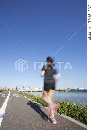 ランニング 走り 走る 30484530