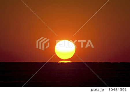 海 水平線 日の出 30484591