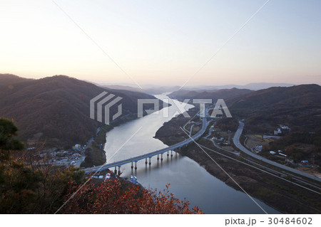 川 河 橋 30484602