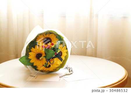 向日葵の花束 30486532