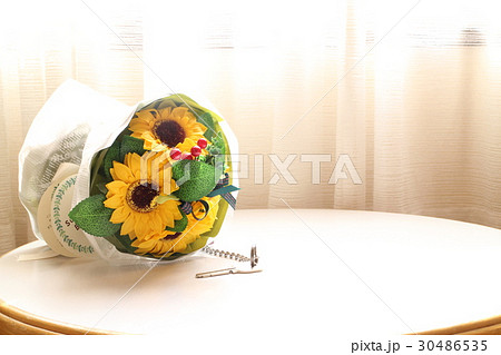 向日葵の花束 30486535