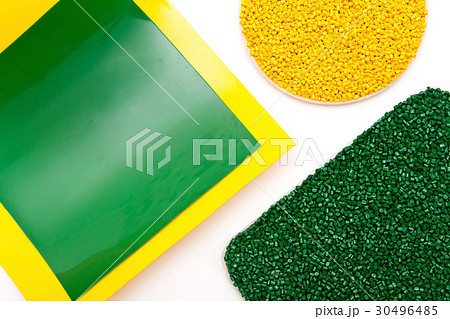 The plastic granules and polypropylene film The plastic granules and polypropylene film 30496485