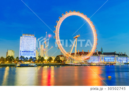London eye and British architecture at night 30502745