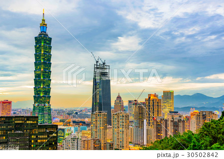 View of Taipei financial district and Taipei 101 30502842