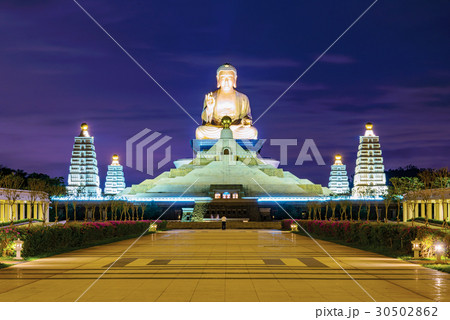 Buddha statue at night 30502862