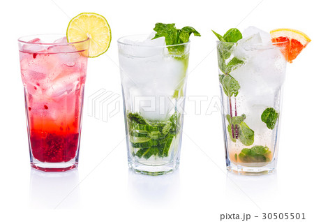 Set of cocktails with gin tonic 30505501