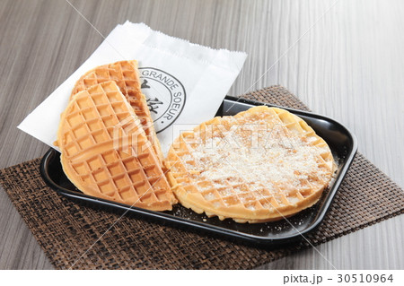 dessert dessert 30510964