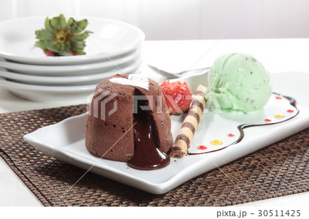 dessert dessert 30511425
