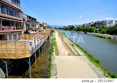 京都 四条大橋より鴨川床風景の写真素材