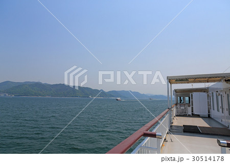 瀬戸内海の風景、船の上から 瀬戸内海の風景、船の上から 30514178