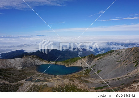 乗鞍 蚕玉岳から見た権現池と雲海の大絶景 乗鞍 蚕玉岳から見た権現池と雲海の大絶景 30516142