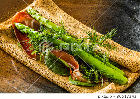 ガレット そば粉のクレープ galette (crepes made with buckwheat) ガレット そば粉のクレープ galette (crepes made with buckwheat) 30517343