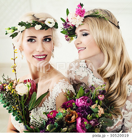 Flowers Style Portrait of Beautiful Women 30520019