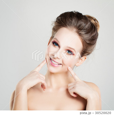 Young Funny Woman Waiting a Kiss 30520020