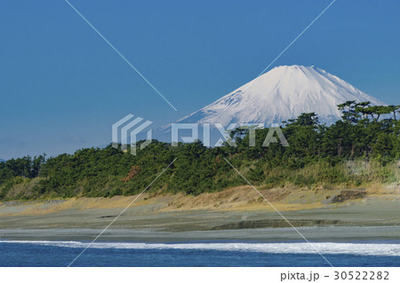 大磯照ヶ崎海岸と富士山 30522282