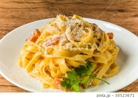 スパゲティ カルボナーラ Spaghetti Carbonara スパゲティ カルボナーラ Spaghetti Carbonara 30523671