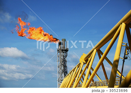 Offshore construction platform for production oil  30523696