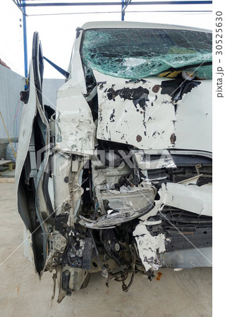 white van accidented white van accidented 30525630
