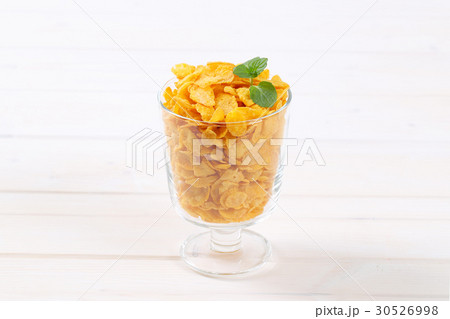 glass of corn flakes 30526998