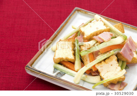 島らっきょうと厚揚げの炒め物 30529030