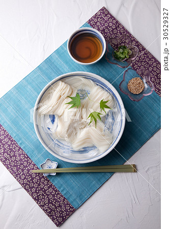そうめん 30529327