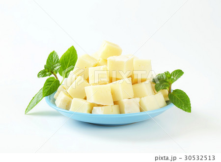 diced goat cheese 30532513