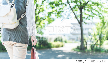 買い物帰り 30533745