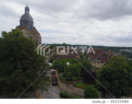 世界遺産　フランス　プロヴァン　セザール塔眺め 30535080