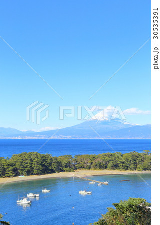 富士山と駿河湾 【静岡県戸田港】 富士山と駿河湾 【静岡県戸田港】 30535391
