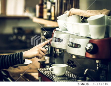 カフェバイト 30535810