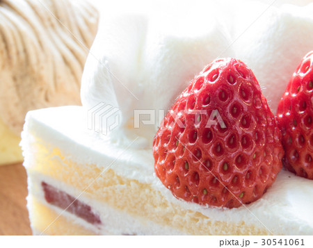 イチゴのショートケーキ イチゴのショートケーキ 30541061