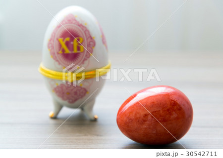 Easter egg from onyx and a box 30542711