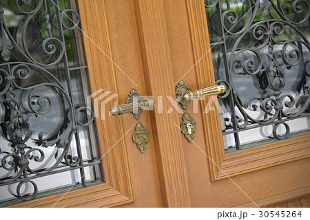 Old doors, handles, locks, lattices and windows 30545264