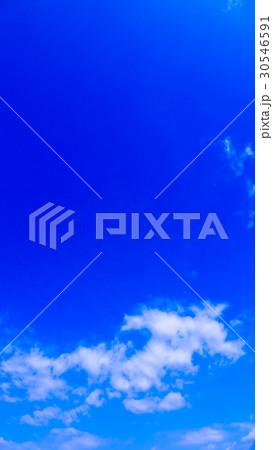 5月の空と雲(縦) 5月の空と雲(縦) 30546591