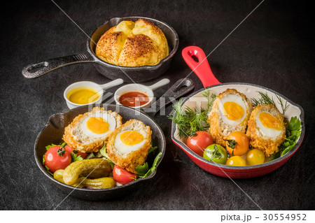スコッチエッグ イギリス料理 Scotch egg スコッチエッグ イギリス料理 Scotch egg 30554952