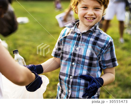 Group of diversity people volunteen charity project Group of diversity people volunteen charity project 30555473