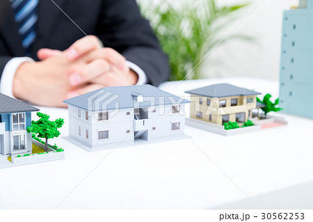 不動産　一戸建て　賃貸　ミニチュア　固定資産税　不動産投資　相談　免税　マンションか戸建て 30562253