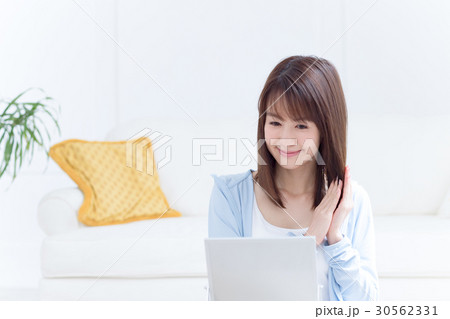 若い女性、ヘアケア 30562331