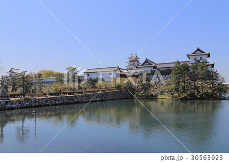 北東から見る今治城全景(天守閣と御金櫓、武具櫓) 北東から見る今治城全景(天守閣と御金櫓、武具櫓) 30563923