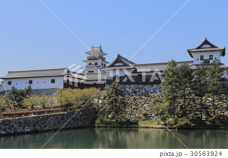 北東から見る今治城(天守閣と武具櫓) 北東から見る今治城(天守閣と武具櫓) 30563924