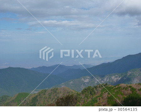 石鎚山リフト乗り場付近展望台から見た景色 30564135