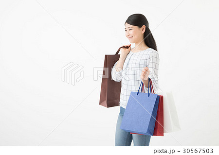 ショッピング中の女性 ショッピング中の女性 30567503