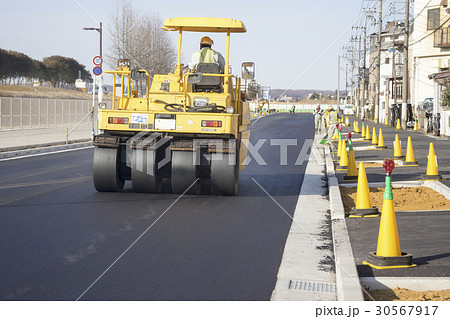 道路工事 ロードローラー 道路工事 ロードローラー 30567917