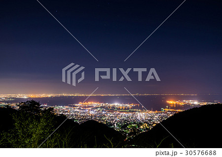神戸の夜景 六甲山 鉢巻展望台 ※2017年4月撮影 神戸の夜景 六甲山 鉢巻展望台 ※2017年4月撮影 30576688