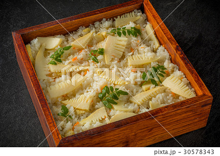 お弁当　Lunch box of a bamboo shoot and rice ball 30578343