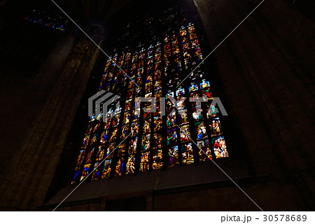 イタリア　ミラノ　スカラ座 30578689